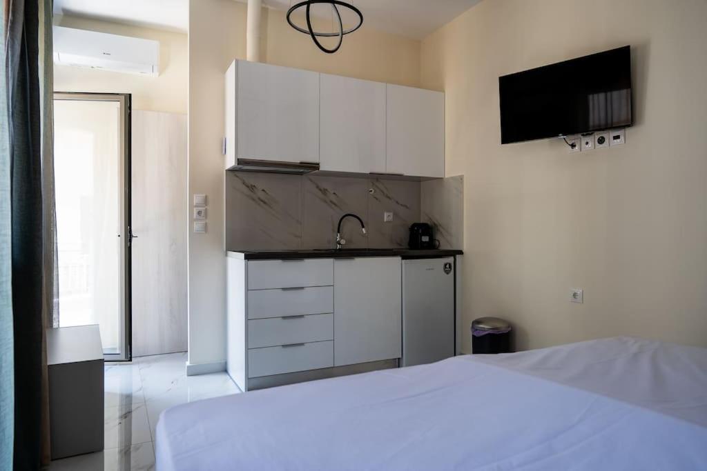Plaka Rafaela Elegant Urban Retreat In Athens Historic Heart Apartment ภายนอก รูปภาพ