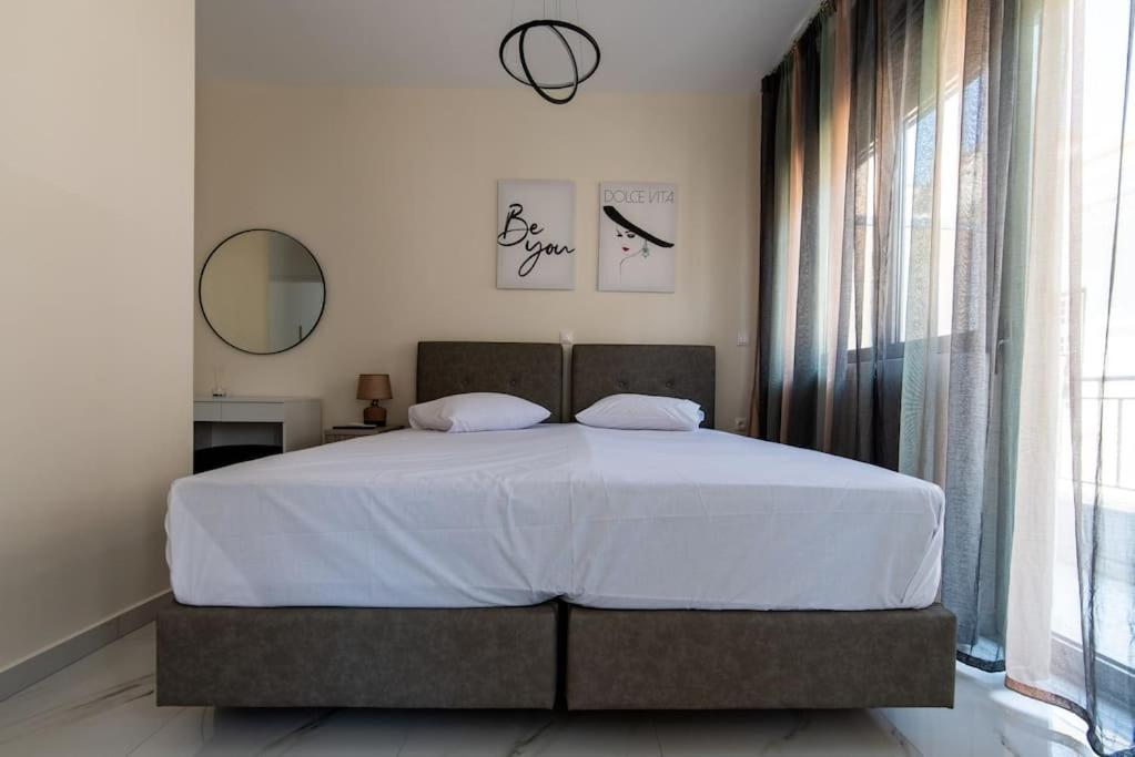 Plaka Rafaela Elegant Urban Retreat In Athens Historic Heart Apartment ภายนอก รูปภาพ
