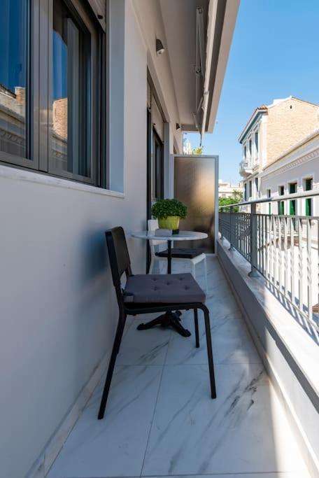 Plaka Rafaela Elegant Urban Retreat In Athens Historic Heart Apartment ภายนอก รูปภาพ